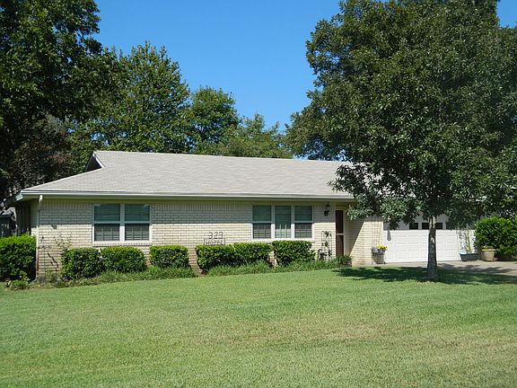 2nd image of 323 La Mesa St