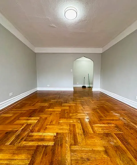 111 E 21st St #2 — Photo 1