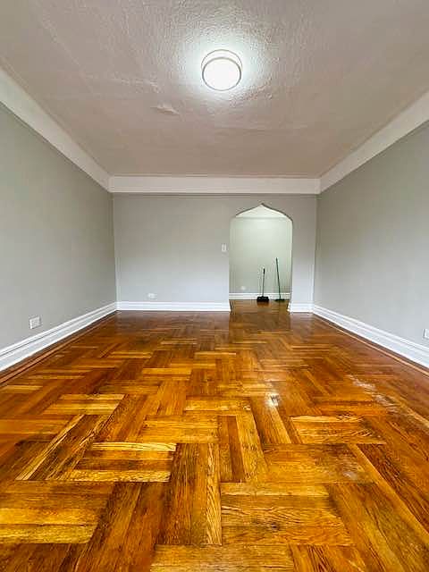 1st image of 111 E 21st St #2