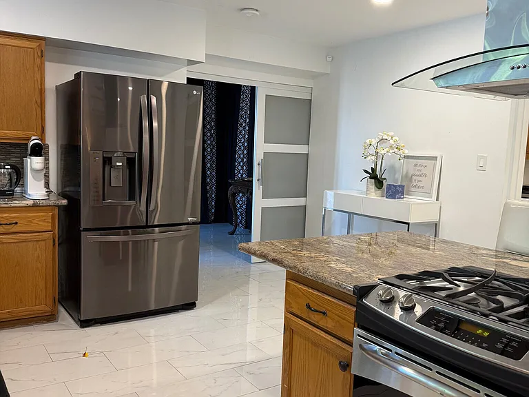 1546 N Magnolia Ave — Photo 3