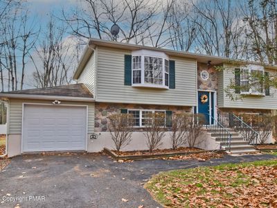 202 Linden Loop, Pocono Summit, PA, 18346
