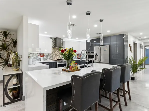 1101 N CHRISTA Way, Tolleson, AZ 85353