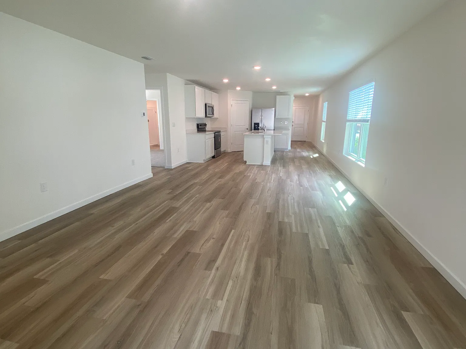 4 bed, 1665 sqft, $2,250 — Photo 2