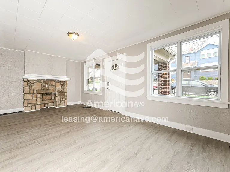 566895_004_living_room_13660914.jpg