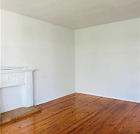 5th image of 1040 Michigan Ave #26