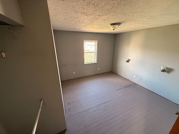 5th image of 1127 Oak Park Ct