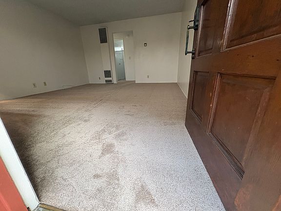 5th image of 16 N El Molino St APT B
