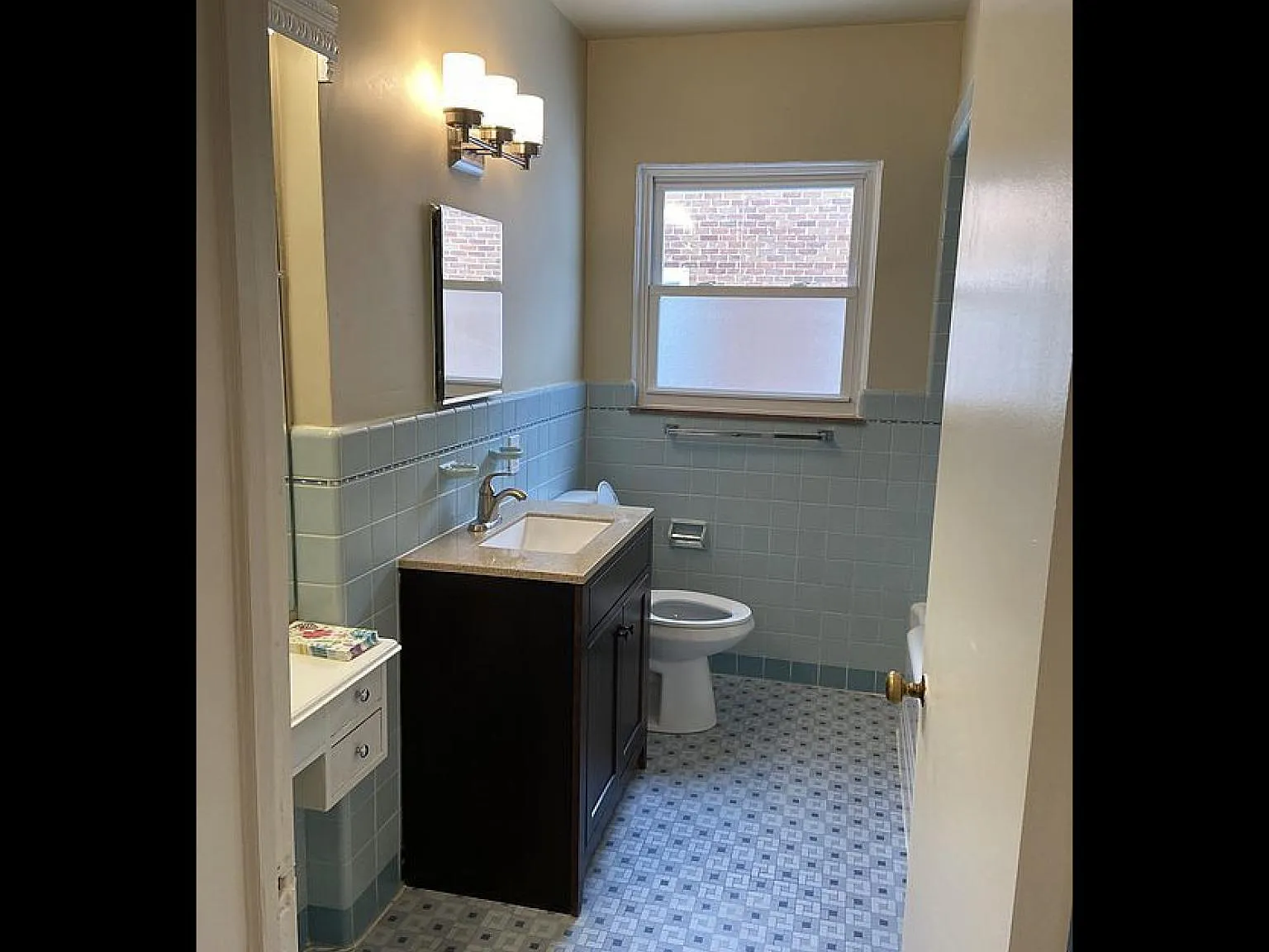 740 Harcourt Rd — Photo 2