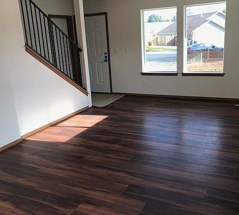 5th image of 709 Wyoming Ave