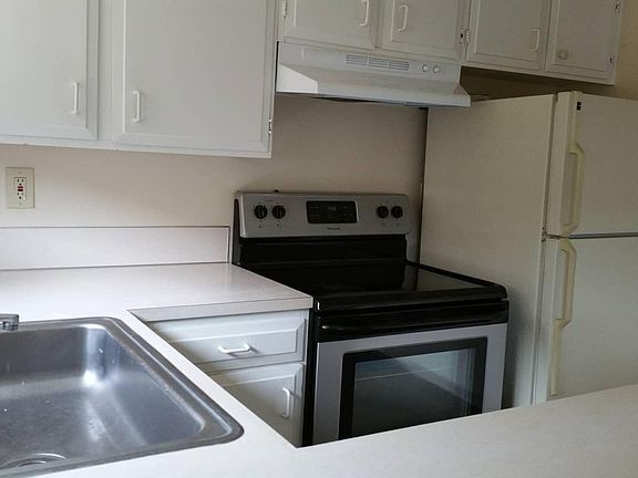 5th image of 107 147th Ave SE APT 4