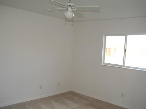5th image of 2213 NE 8th Pl
