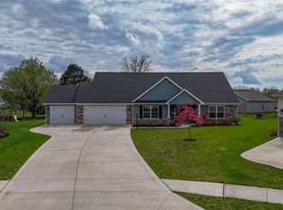 113 Paul Ct, Roanoke, IN 46783