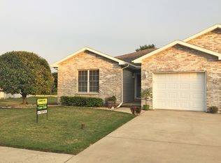 202 S McGuire Dr, Manteno, IL 60950
