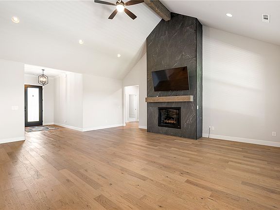5th image of 311 Bequette Ln