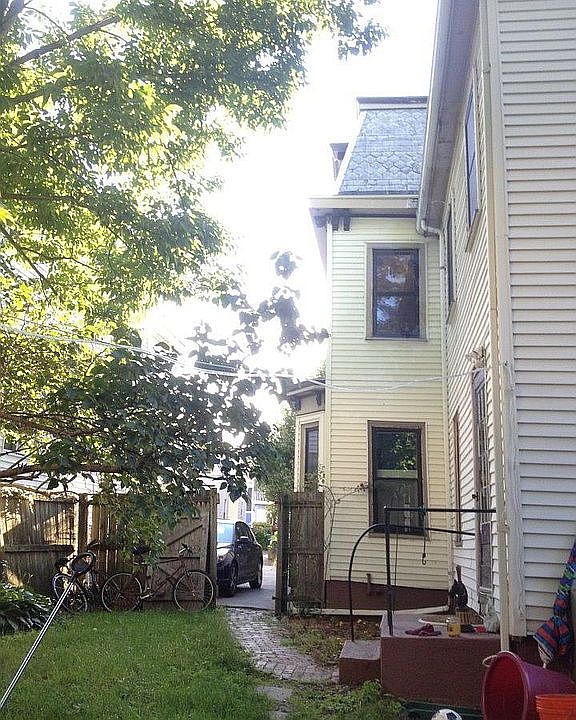 2nd image of 47 Springfield St