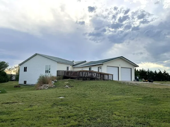 29275 Rooney St, Pierre, SD 57501