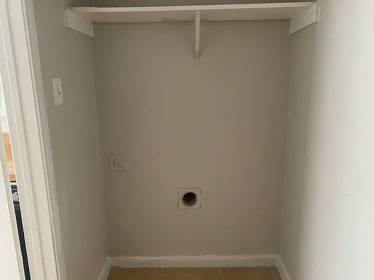 2425 Limestone Dr — Photo 11