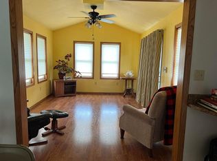 355 7th St, Jesup, IA 50648