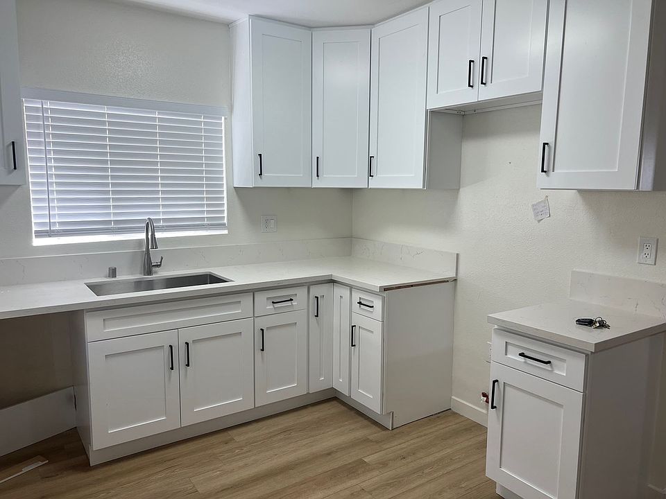1st image of 616 E Garfield Ave #616A
