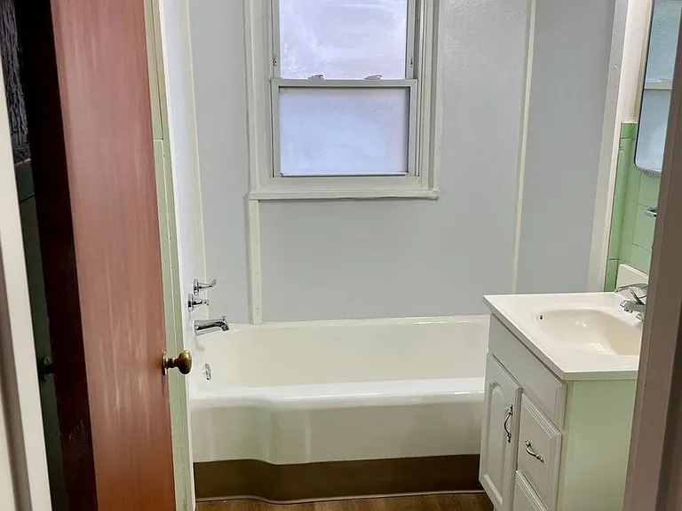 610 Stewart Ln — Photo 5
