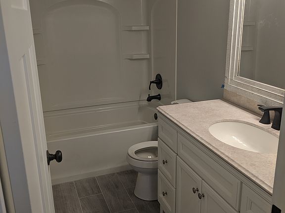 3rd image of 6027 NW Luquasit Trl