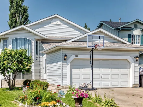 251 Dunvegan Rd NW, Edmonton, AB T5L 5E5