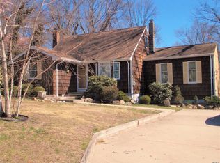62 Hazel Ave, Farmingville, NY 11738