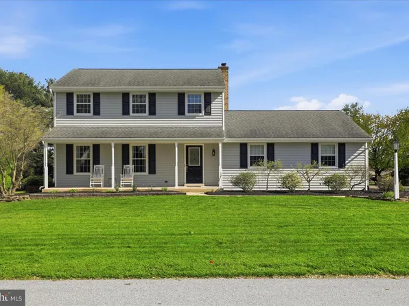 22 Hillcrest Dr, Millersville, PA 17551