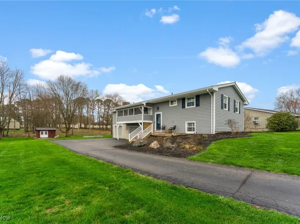 46550 Dogwood Cir, New Waterford, OH 44445