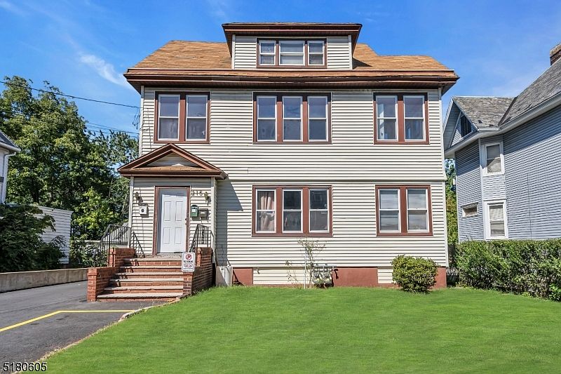 215 W Grand St, Elizabeth, NJ 07208 | Zillow