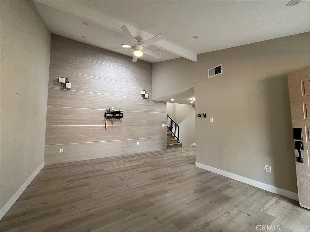 2 bed, 880 sqft, $3,100 — Photo 4