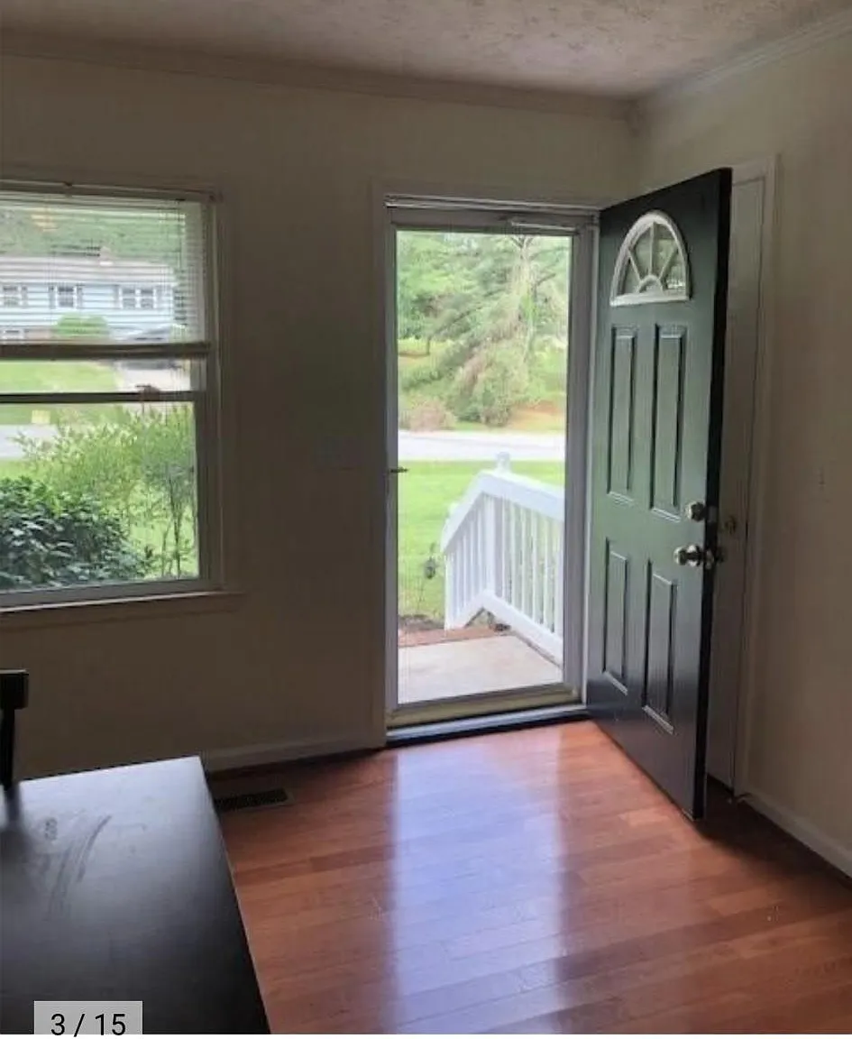 310 Leonard St — Photo 4