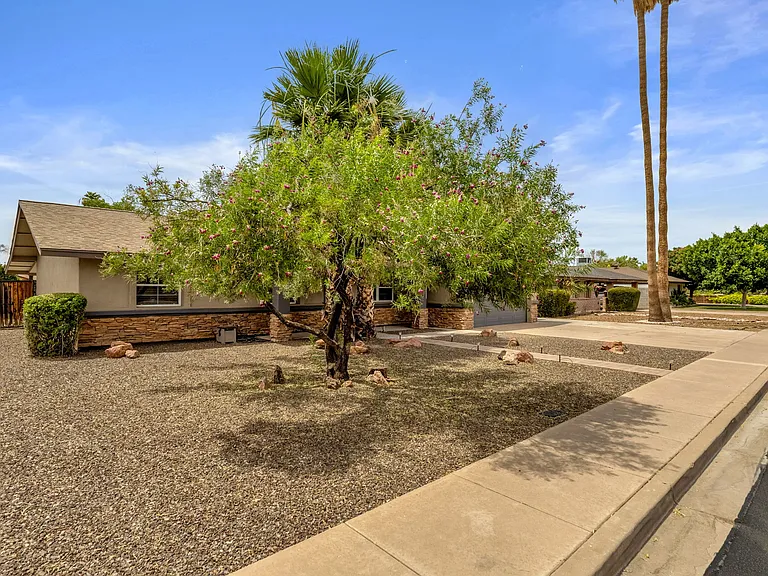 3716 S Country Club Way — Photo 2
