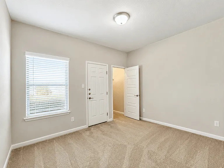7204 Magnolia Crk #101 — Photo 13
