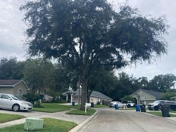 5th image of 421 Henderson Ave