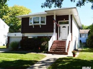 1337 Woodside Ave, Baldwin, NY 11510