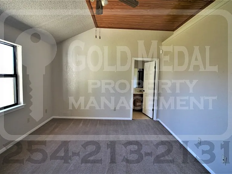 109 Benjamin Cir — Photo 8