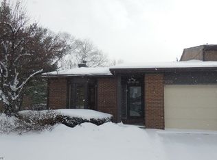 929 Morningstar Dr, Akron, OH