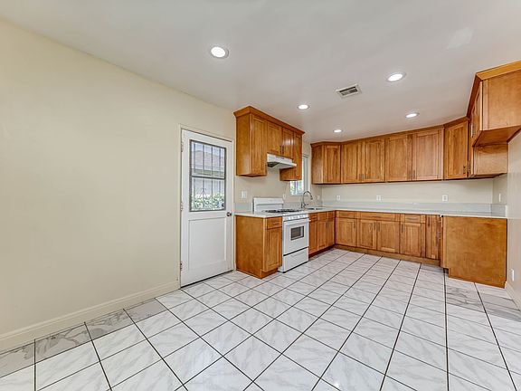 5th image of 11612 Dorada Ave