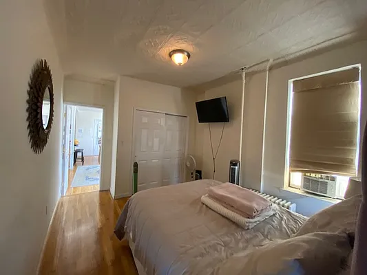 Rented by R New York | media 8