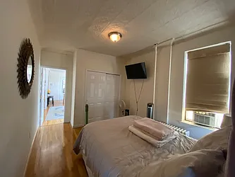 Rented by R New York