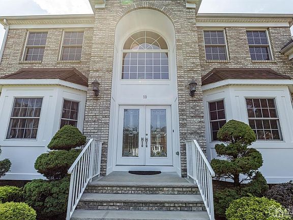 2nd image of 10 Trista Way