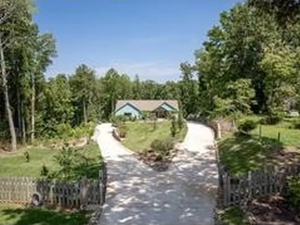 1680 Apple Valley Dr, Cookeville, TN 38501