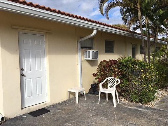 3rd image of 2715 NE 32nd St #2719