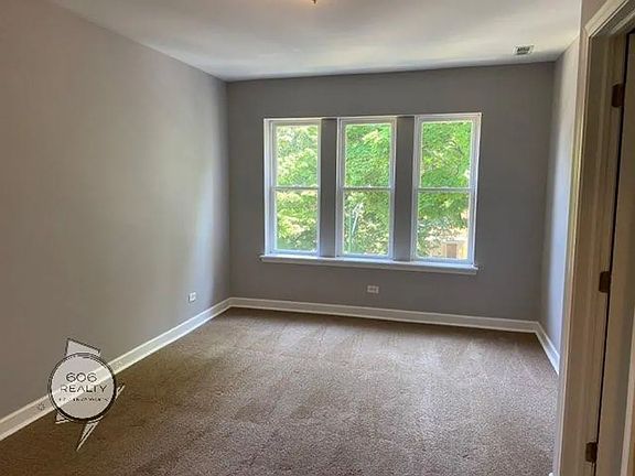 4th image of 6500-6504 N Washtenaw Ave #3