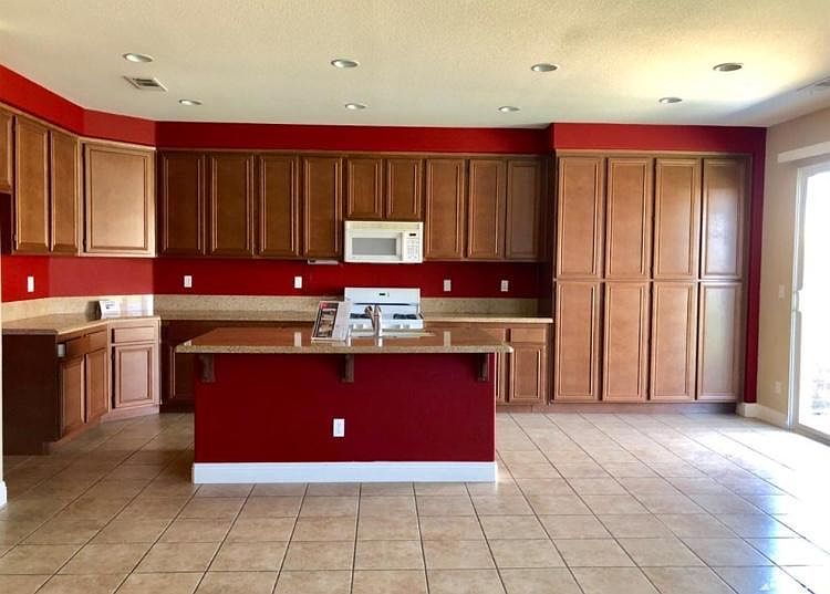 1st image of 85902 Avenida Raylynn