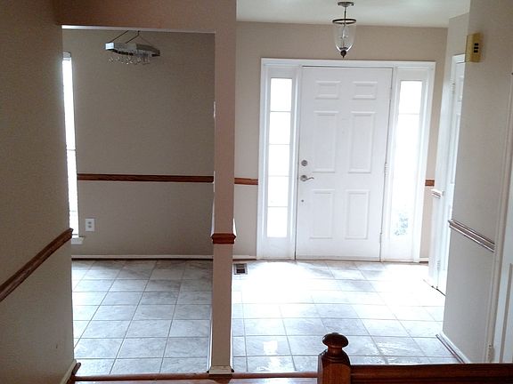 3rd image of 6 Austen Ct