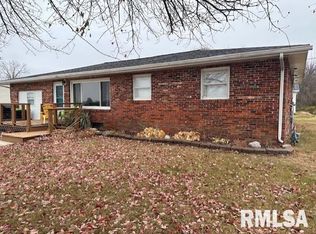 1136 N Diamond St, Jacksonville, IL 62650