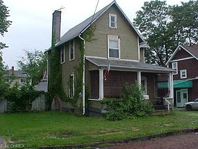 2nd image of 1116 Hoover Pl NW