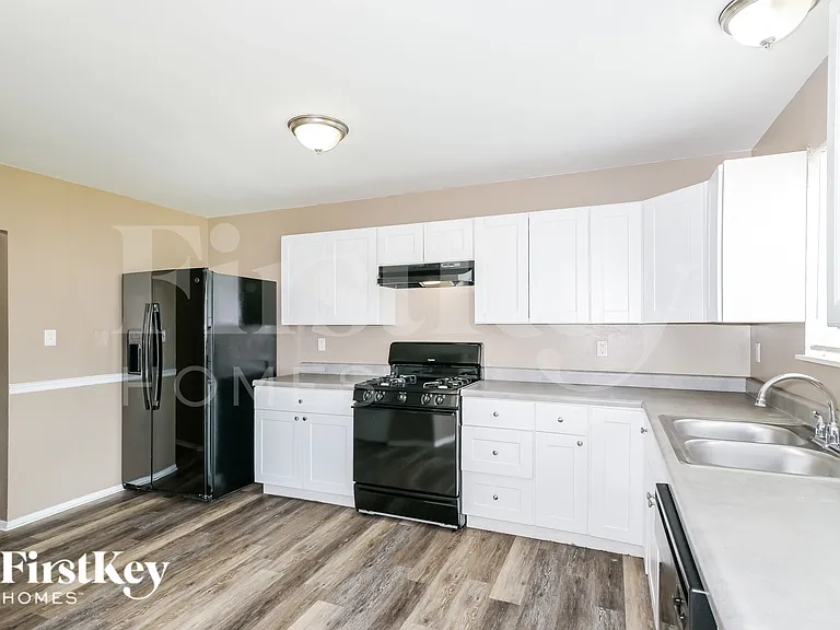 12880 High Crest St — Photo 5